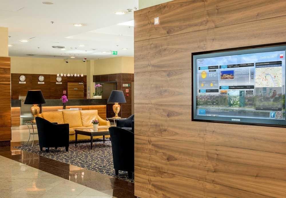 Hotel Courtyard - Lotnisko Chopin 4*