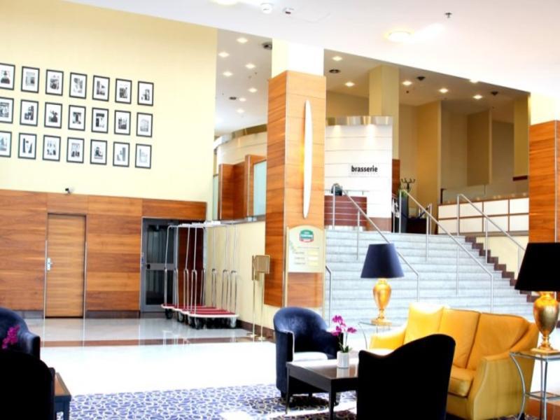 Hotel Courtyard - Lotnisko Chopin Warszawa