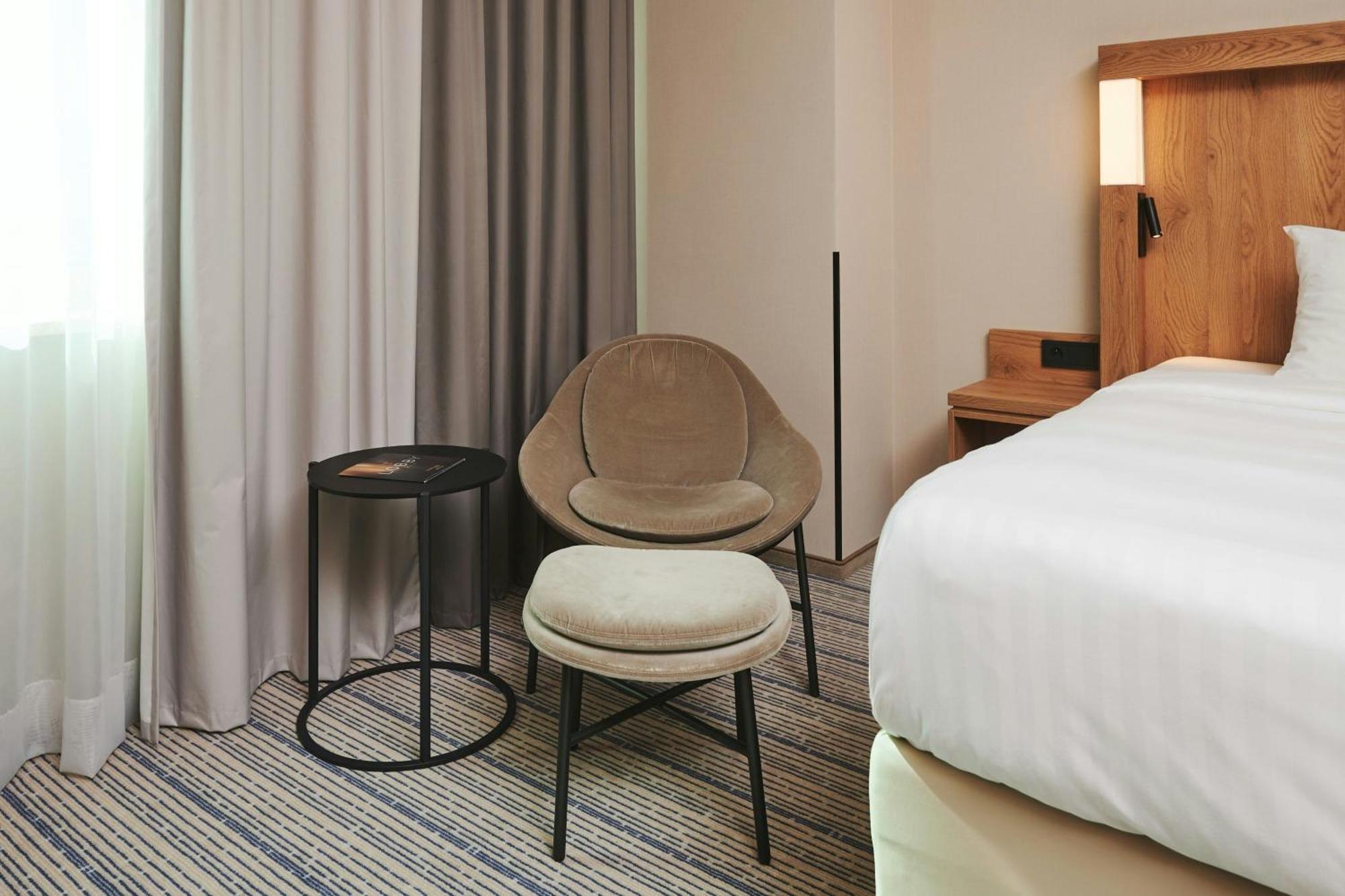 Courtyard - Lotnisko Chopin 4* Warszawa